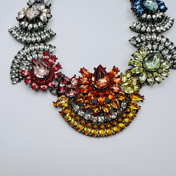 BaubleBar Emma Roberts Rainbow Frank
Collar Statement Necklace - Picture 2 of 9